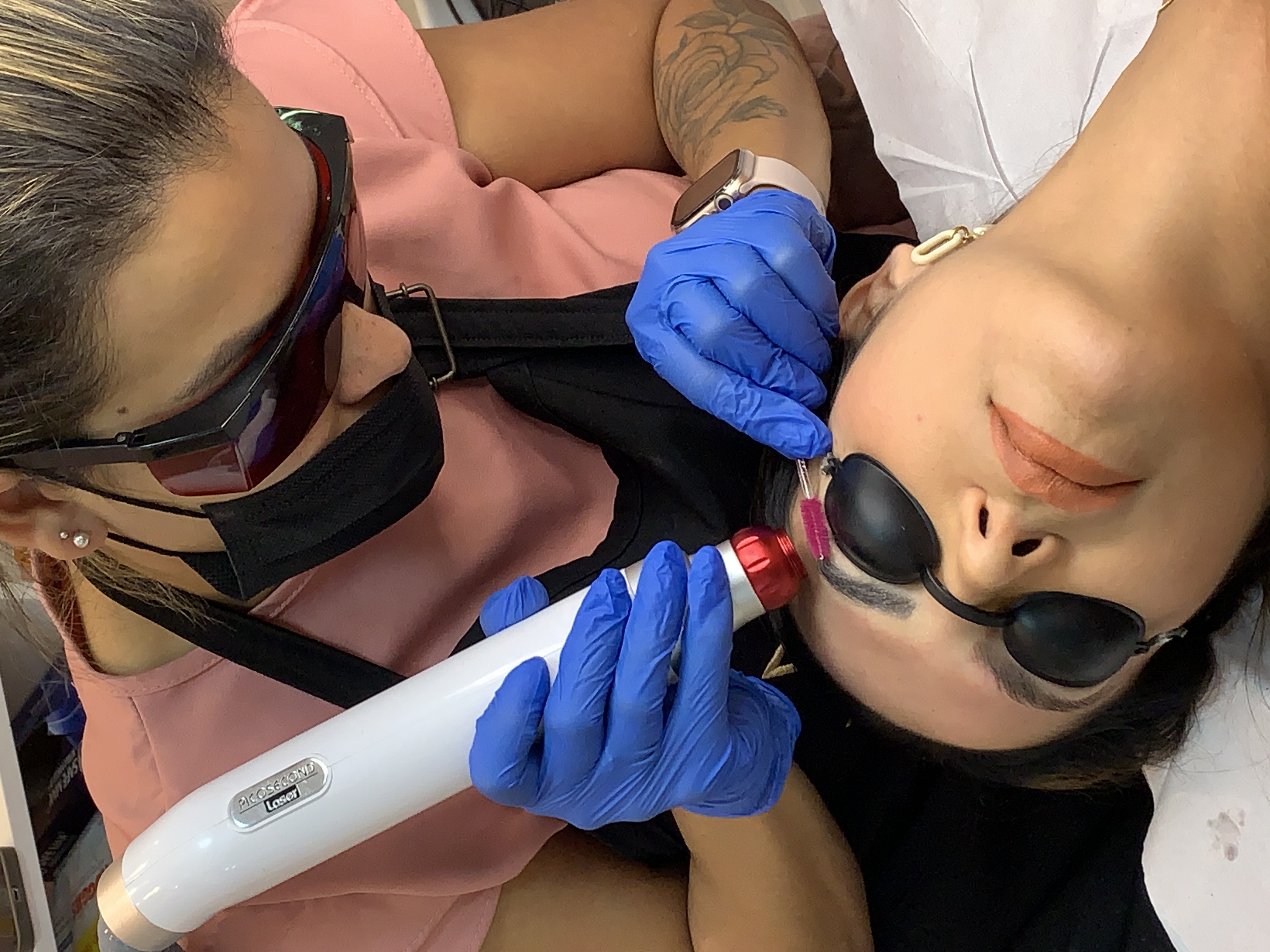 Fernanda Marangoni — Profissional